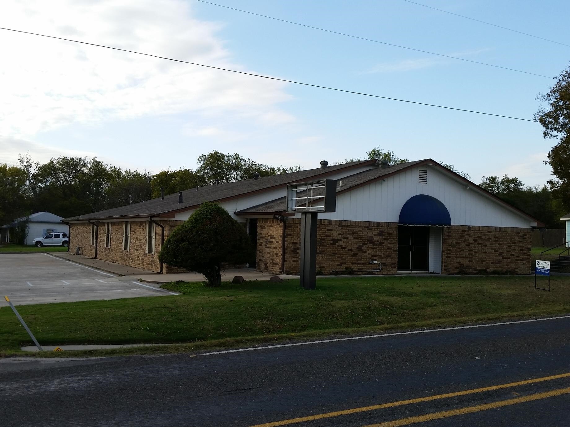 305 W 1st St, Justin, TX, 76247 Office Space For Lease