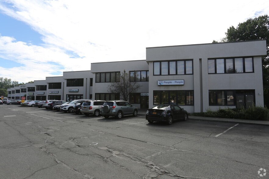 121 West Nyack Rd, Nanuet, NY for sale - Primary Photo - Image 1 of 1