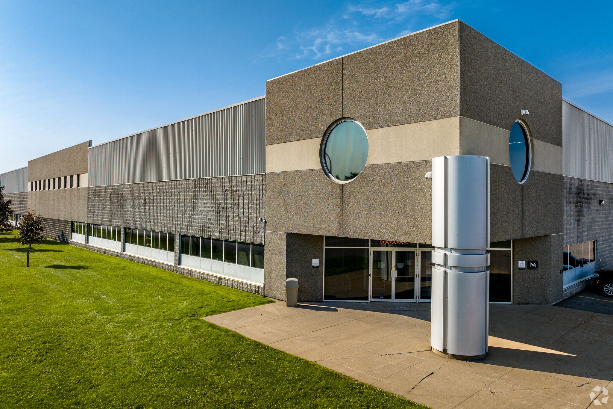 8500-8760 Pl Marien, Montréal-Est, QC for lease Primary Photo- Image 1 of 9