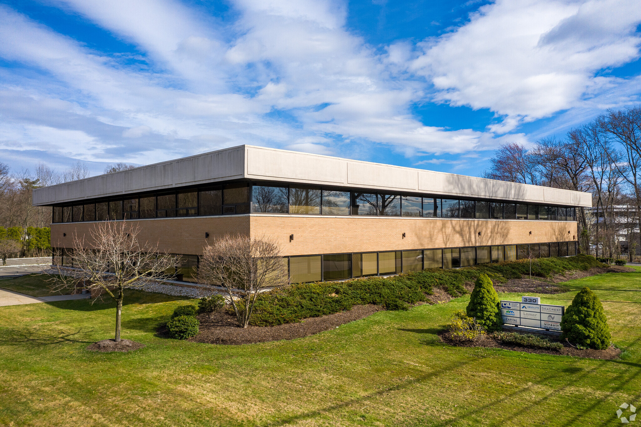 330 Passaic Ave, Fairfield, NJ for lease Building Photo- Image 1 of 5