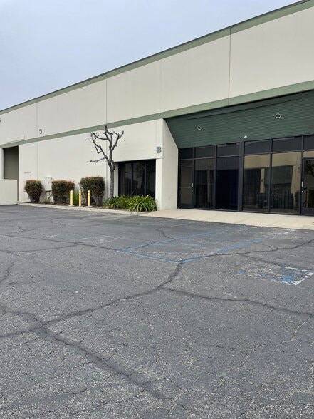 100 S Reservoir St, Pomona, CA for lease - Building Photo - Image 2 of 11