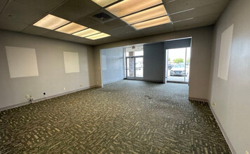 800-841 W Bloomington Rd, Champaign, IL for lease Interior Photo- Image 1 of 4