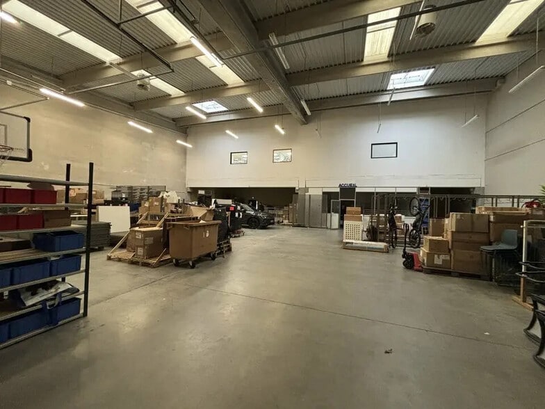 Flex in Saint-Quentin-Fallavier for lease - Interior Photo - Image 3 of 10