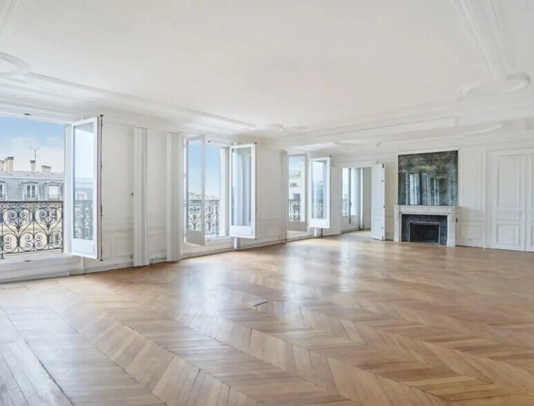Office in Paris for lease - Interior Photo - Image 3 of 7