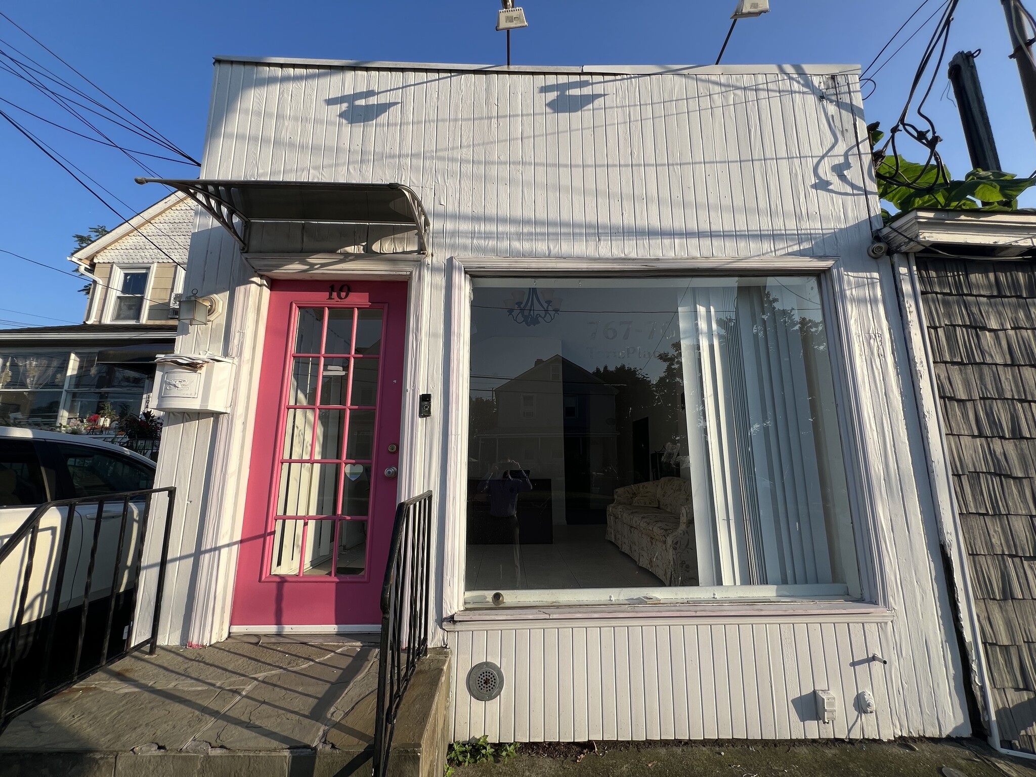 10 Willowdale Ave, Port Washington, NY for lease Interior Photo- Image 1 of 9