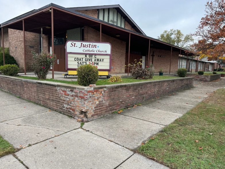 1572-1600 E Evelyn, Hazel Park, MI for sale - Building Photo - Image 3 of 6