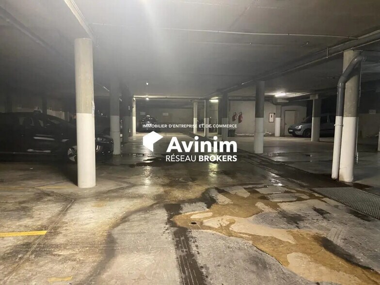 Industrial in Saint-Maur-des-Fossés for lease - Building Photo - Image 1 of 1