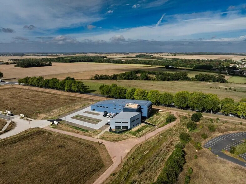 Office in DOUVRES-LA-DÉLIVRANDE for sale - Building Photo - Image 2 of 9