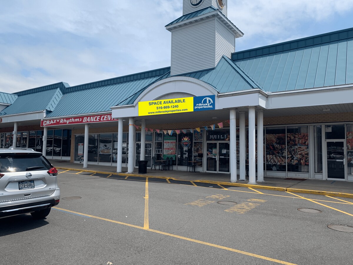 300318 Portion Rd, Ronkonkoma, NY 11779 Meat Farms Center