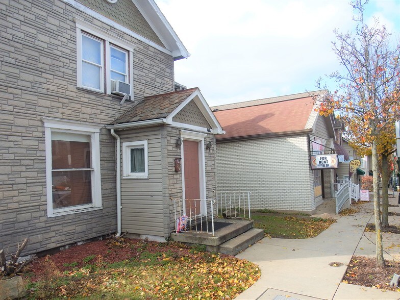 218 S Main St, Slippery Rock, PA 16057