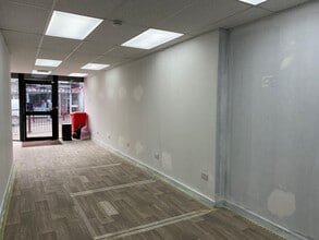 67 Cardiff Rd, Caerphilly for lease Interior Photo- Image 1 of 4