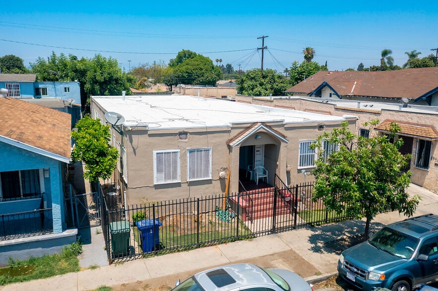 1139 E 68th St, Los Angeles, CA for sale - Building Photo - Image 2 of 10
