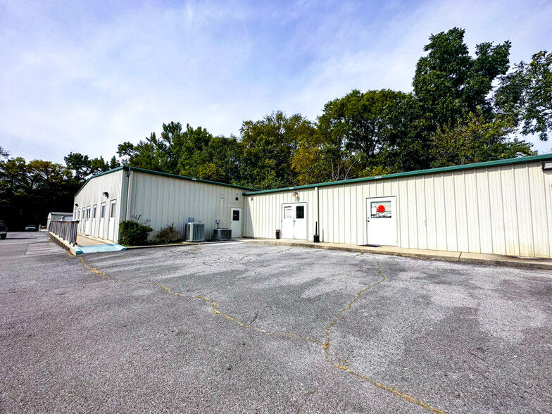 2317 Meridian St, Huntsville, AL for lease - Building Photo - Image 3 of 14