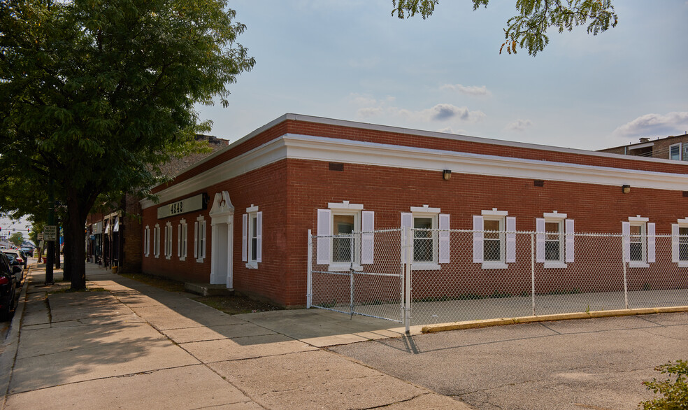 4242 N Cicero Ave, Chicago, IL for sale - Building Photo - Image 2 of 5