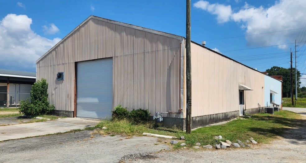 898 Bradford St SW, Gainesville, GA for lease - Building Photo - Image 1 of 17