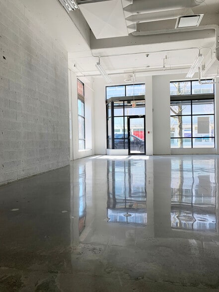 140-142 E Esplanade, North Vancouver, BC for lease - Interior Photo - Image 3 of 6