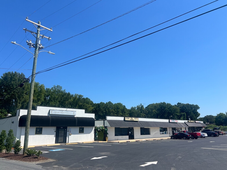 4701 N Tryon St, Charlotte, NC for lease - Building Photo - Image 1 of 15
