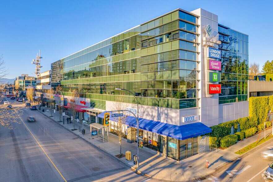 555 Sixth St, New Westminster, BC for lease - Building Photo - Image 2 of 13