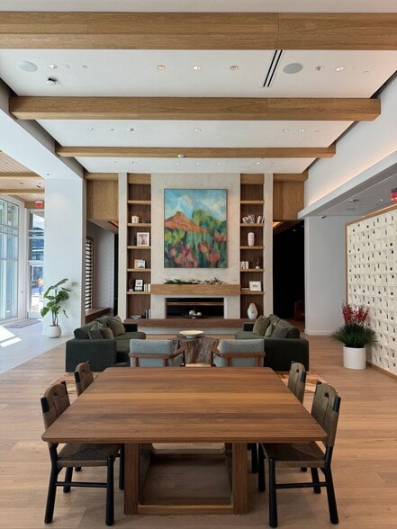 80 E Rio Salado Pky, Tempe, AZ for lease - Lobby - Image 3 of 8