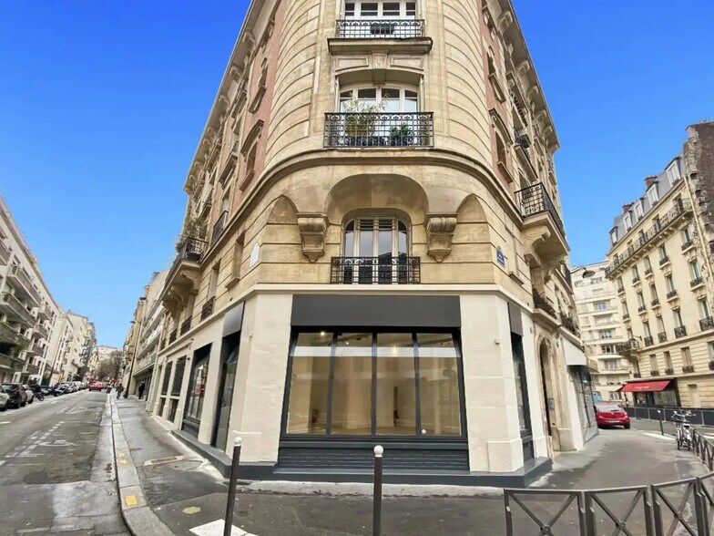 Office in Paris for lease - Building Photo - Image 3 of 9