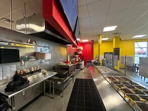 3998 Westdale Pky SW, Cedar Rapids, IA for lease Interior Photo- Image 2 of 5