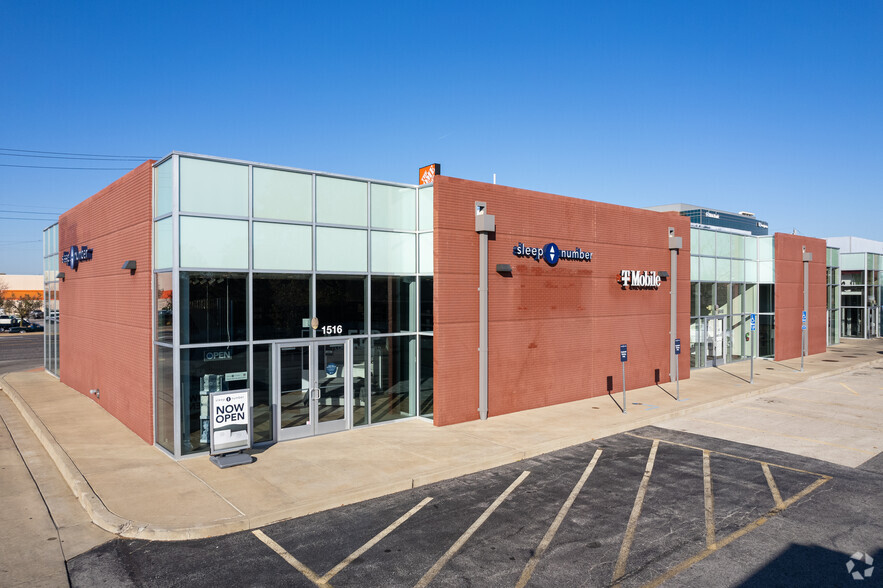 1500 S Hanley Rd, Saint Louis, MO for lease - Building Photo - Image 1 of 5