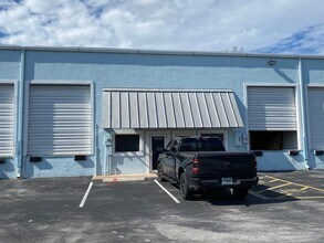 1200-1340 Stirling Rd, Dania Beach, FL for lease Building Photo- Image 1 of 8