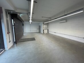 12-15 Upper Dock Walk, London for lease Interior Photo- Image 2 of 5