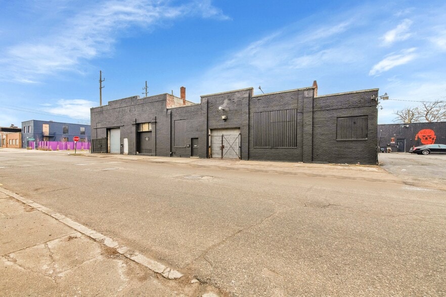 2232-2240 Bellevue St, Detroit, MI for sale - Building Photo - Image 2 of 14