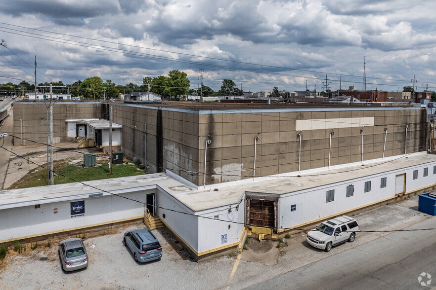 680 W Tampa St, Springfield, MO for lease - Building Photo - Image 2 of 4