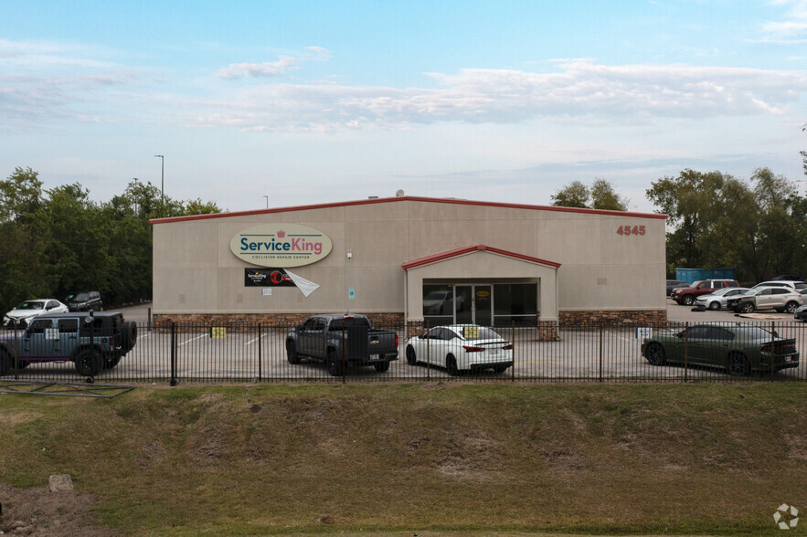 4545 S Sam Houston Pkwy E, Houston, TX for sale - Building Photo - Image 2 of 9