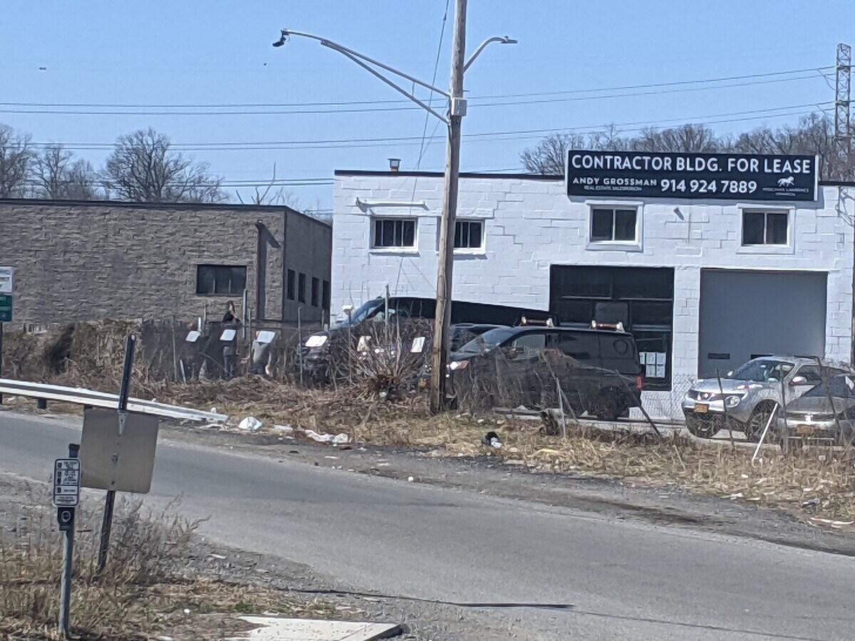 50 Vernon Ln, Elmsford, NY 10523