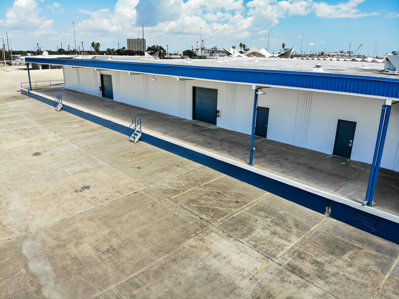 2510 Lipan St, Corpus Christi, TX for lease - Building Photo - Image 3 of 12