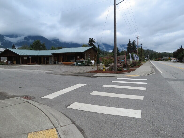 1035 Commercial Ave, Darrington, WA 98241