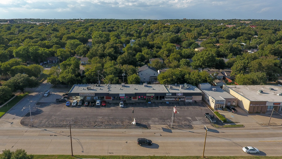 4120-4136 W Vickery Blvd, Fort Worth, TX for sale - Building Photo - Image 1 of 1