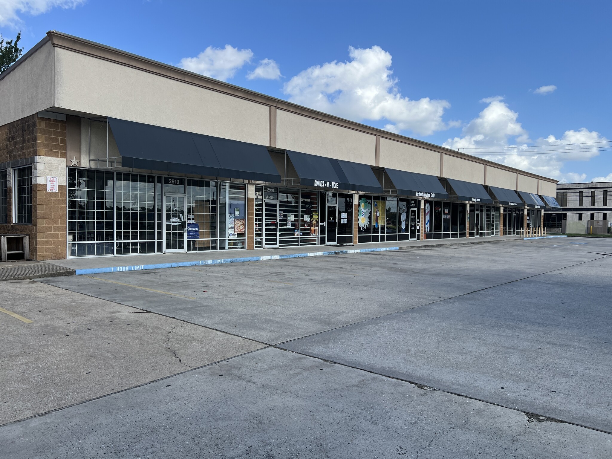 2910 Antoine Dr, Houston, TX for lease Building Photo- Image 1 of 12