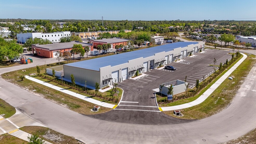 6551 Corporate Park Cir, Fort Myers, FL for lease - Building Photo - Image 2 of 10