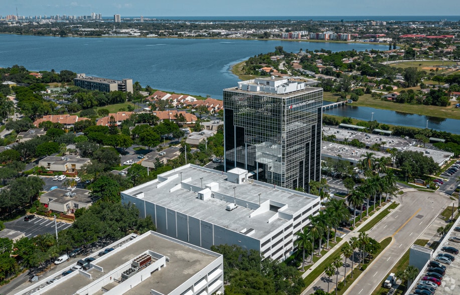 1601 Forum Pl, West Palm Beach, FL for lease - Building Photo - Image 2 of 15