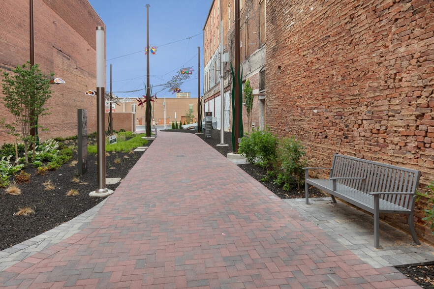 55-59 W Washington St, Hagerstown, MD for lease - Building Photo - Image 2 of 5