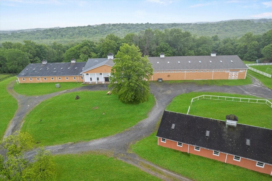 173 Sarah Wells Trl, Campbell Hall, NY for sale - Building Photo - Image 1 of 1