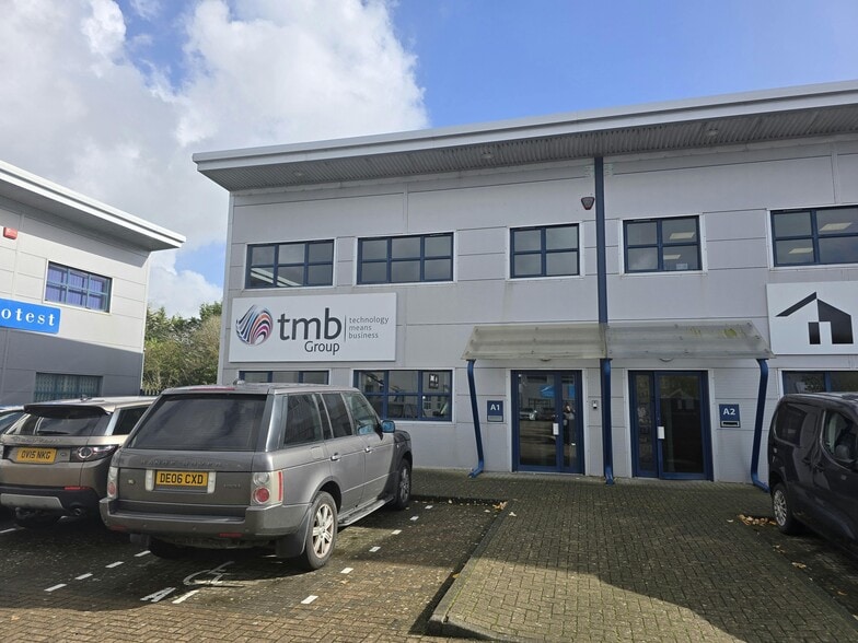 Penner Rd, Havant for sale - Building Photo - Image 1 of 1