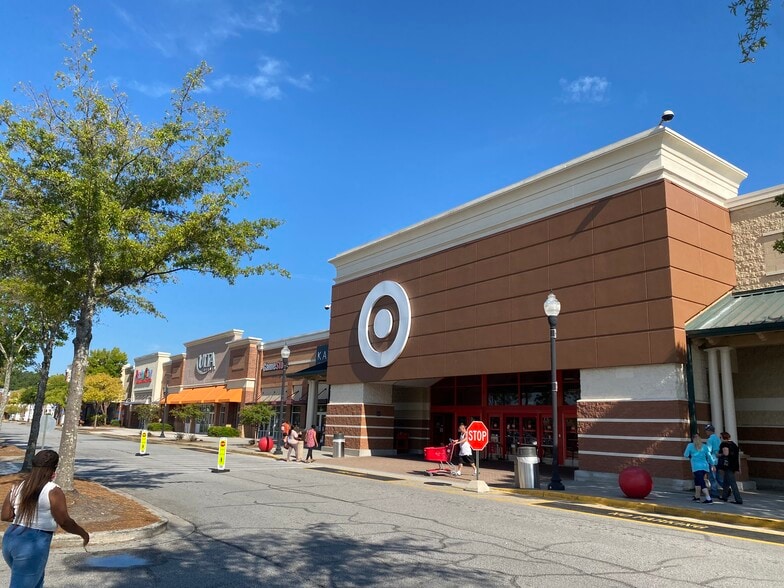 321-355 Azalea Square Blvd, Summerville, SC for lease - Building Photo - Image 1 of 8
