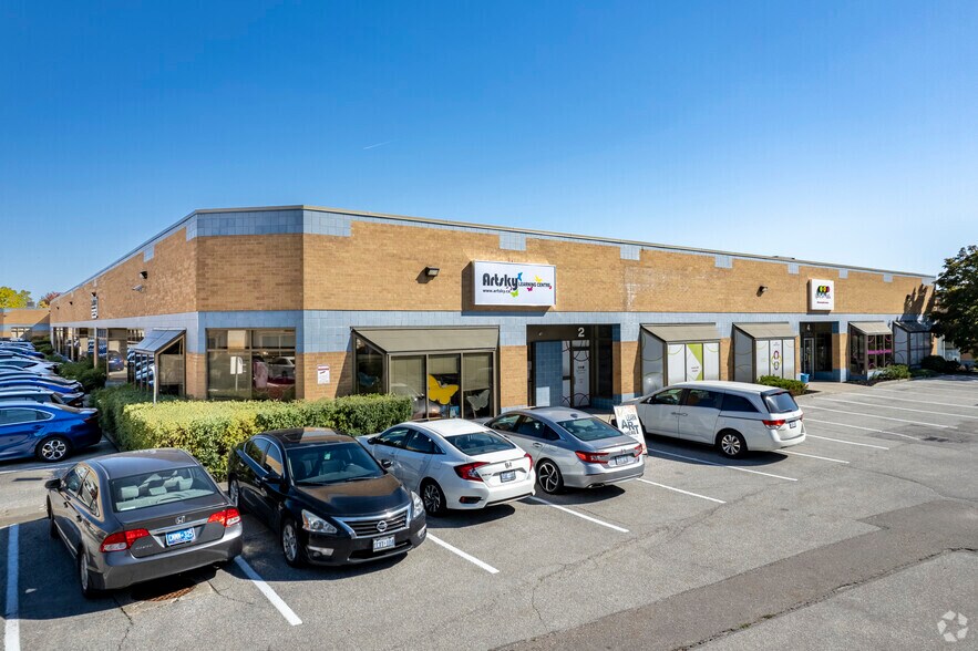 563 Edward Ave, Richmond Hill, ON L4C 9W7