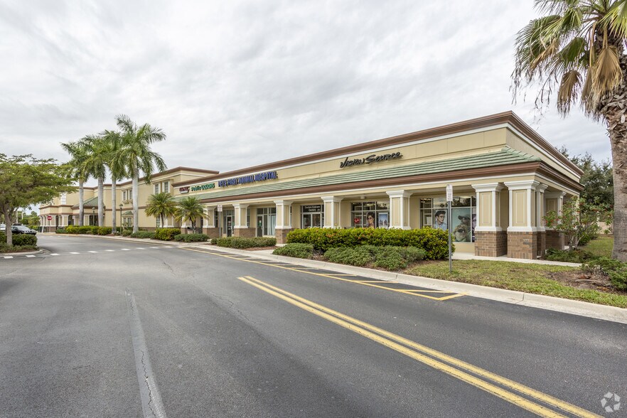 5995-5999 S Pointe Blvd, Fort Myers, FL for sale - Primary Photo - Image 1 of 1
