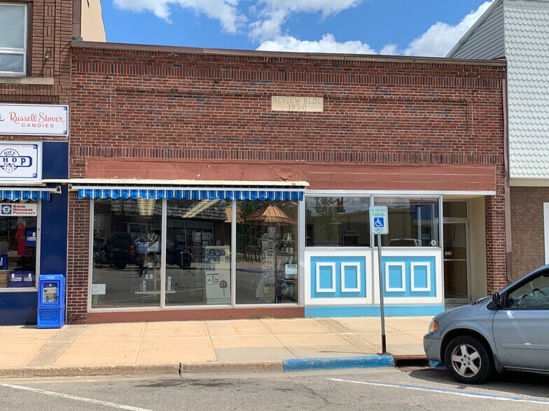 122 N Main St, Evart, MI 49631