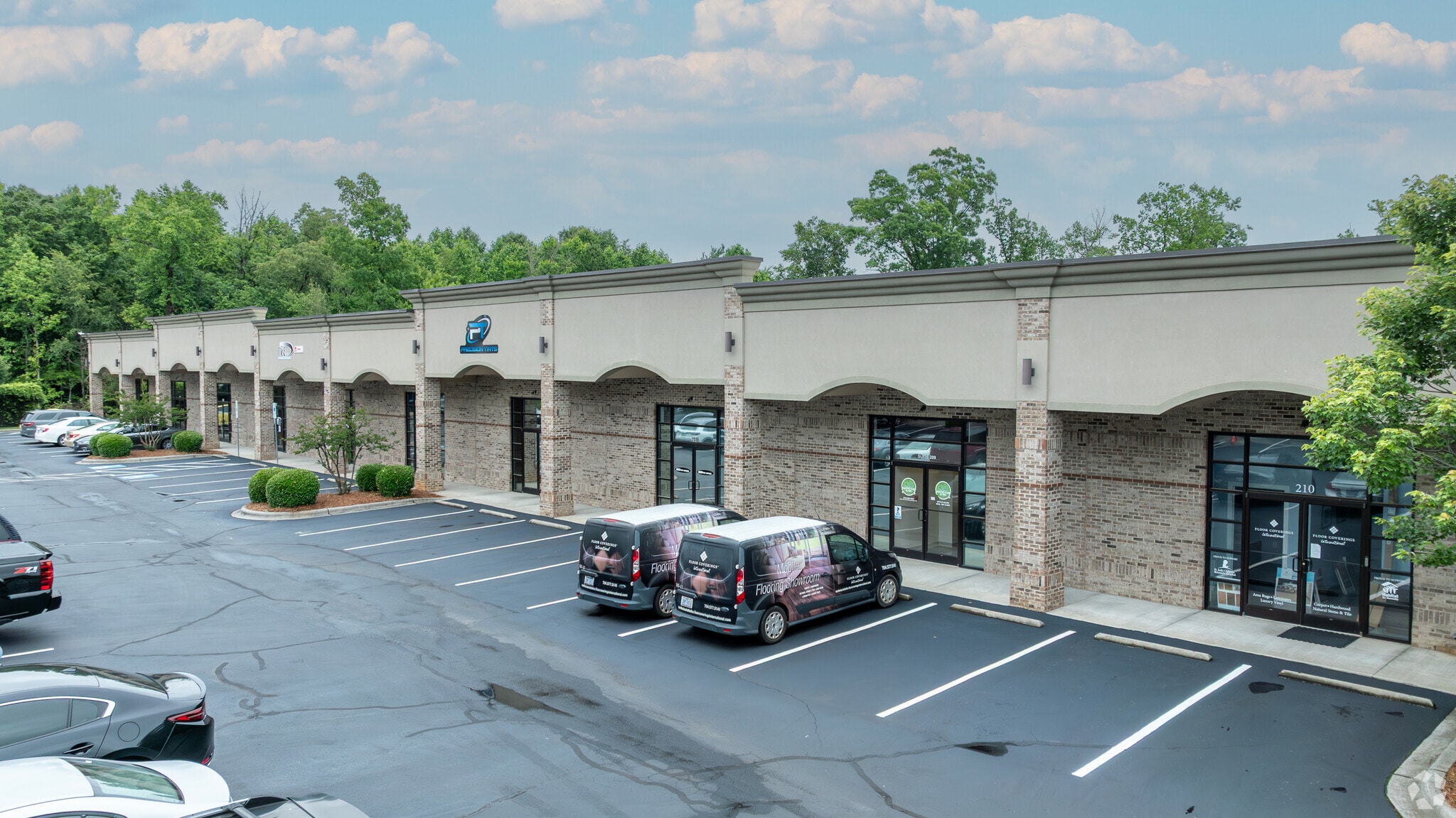 131 Crosslake Park Dr, Mooresville, NC for lease Primary Photo- Image 1 of 16