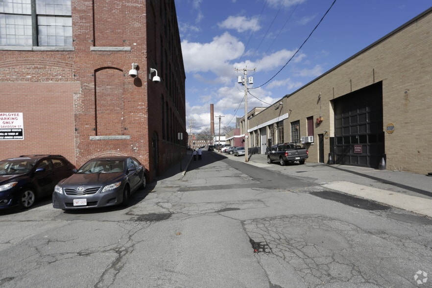 131 Davidson St, Lowell, MA for sale - Building Photo - Image 3 of 5