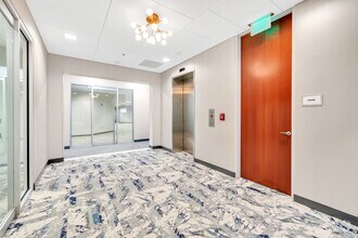5101 Cox Rd, Glen Allen, VA for lease Lobby- Image 1 of 9