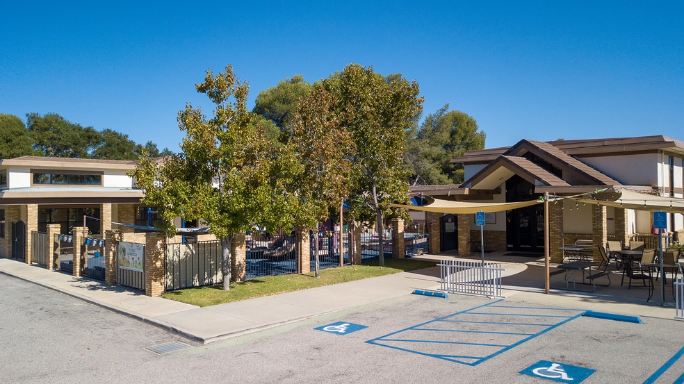 3947 Kimber Dr, Thousand Oaks, CA for sale - Building Photo - Image 2 of 12