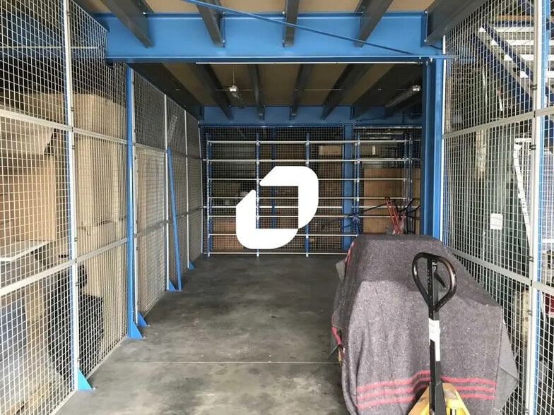 Flex in SAINT-OUEN-L'AUMONE for lease - Interior Photo - Image 1 of 3